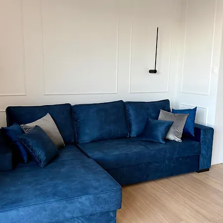 Modern Blue Apartment *